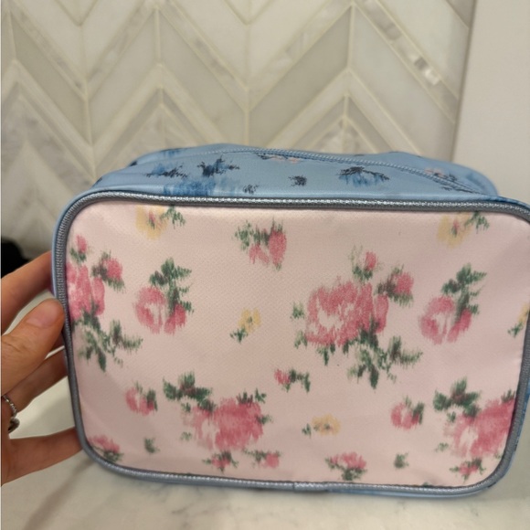 State x Loveshackfancy Floral Zipped 2-Piece Travel Bags Set Blue Pink Rosa rare - Picture 8 of 10